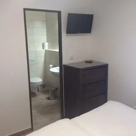 Vinný Sklípek Na Spojovací *