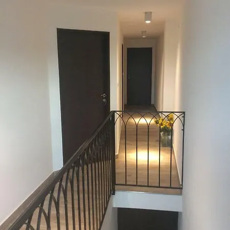 Vinný Sklípek Na Spojovací *